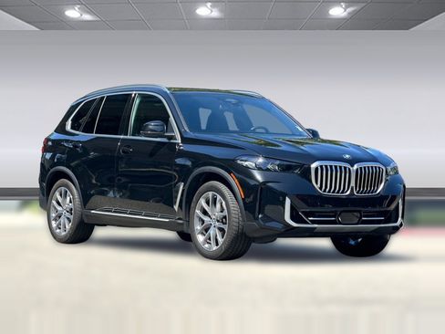 Used 2024 BMW X5 xDrive40i w/ Parking Assistance Package AWD/4WD image 6