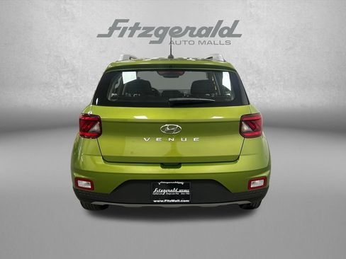 Used 2024 Hyundai Venue SEL FWD image 6