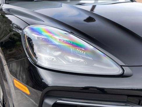 Certified 2022 Porsche Cayenne S AWD/4WD image 15