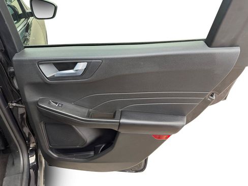 Used 2025 Ford Escape SE FWD image 23