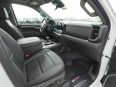 Used 2025 Chevrolet Silverado 1500 LTZ AWD/4WD image 24