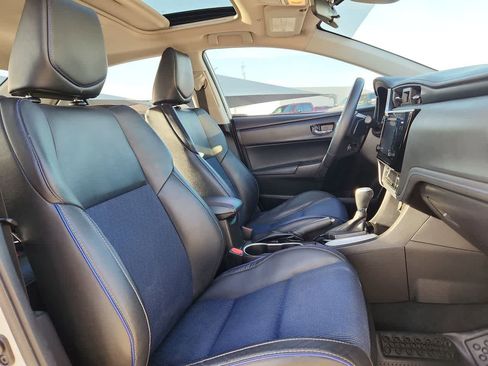 Used 2017 Toyota Corolla SE w/ SE Premium Package image 18