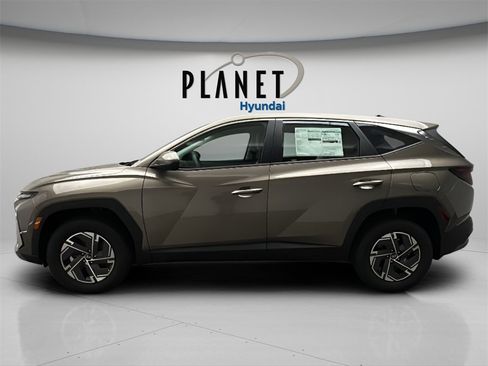 New 2026 Hyundai Tucson Blue SE image 2