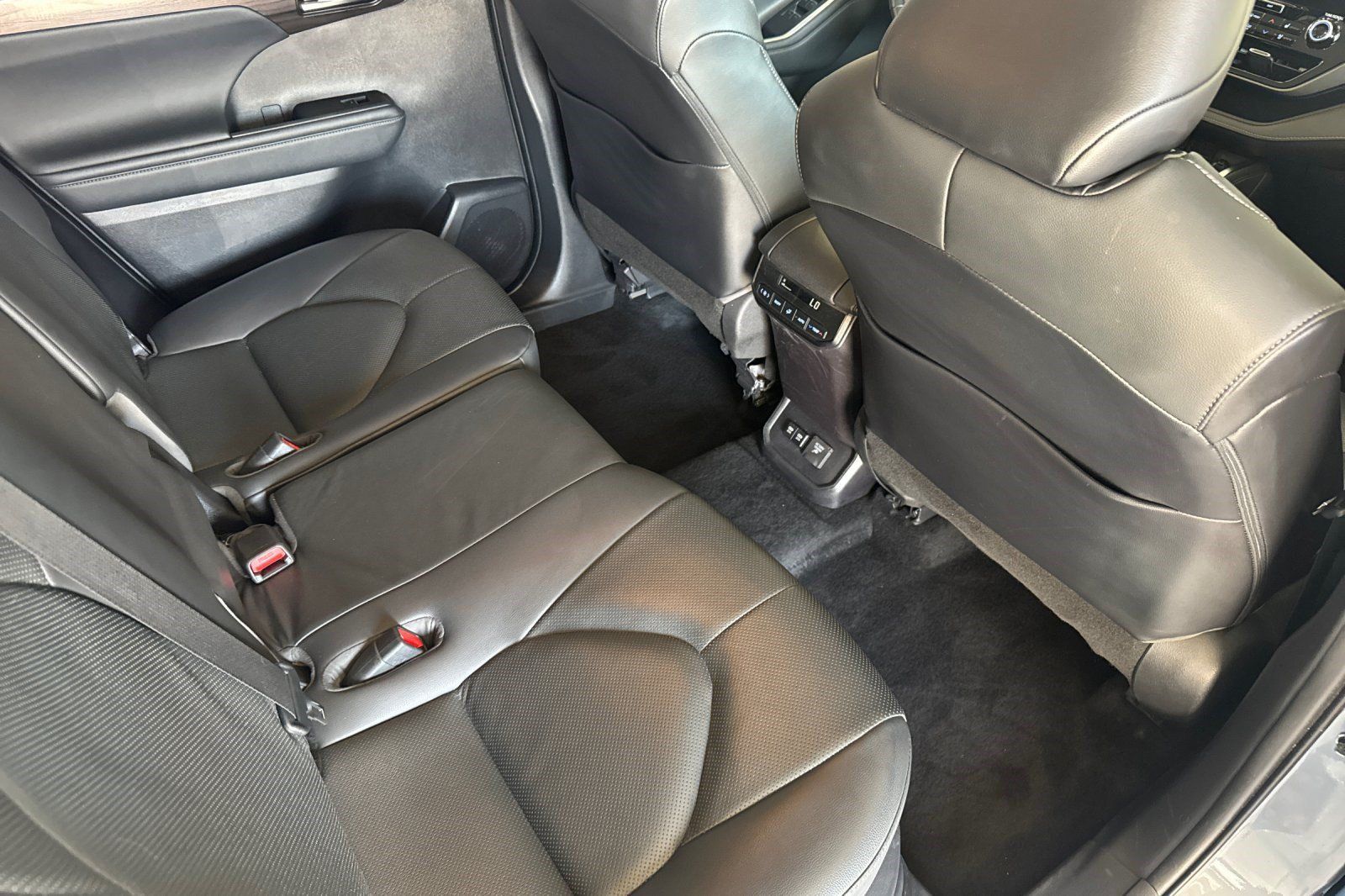 Used 2021 Toyota Highlander Limited AWD/4WD image 34
