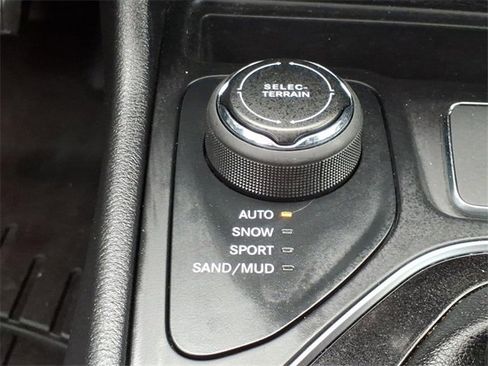 Certified 2020 Jeep Cherokee Limited image 19