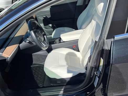 Used 2018 Tesla Model 3 Long Range image 16