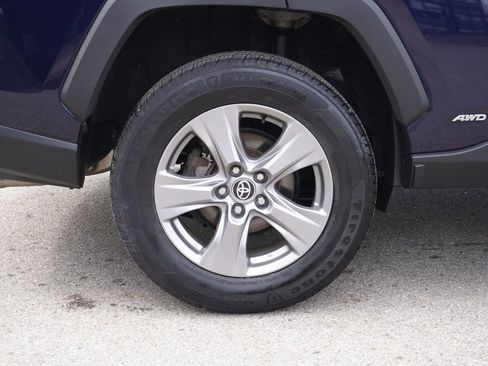 Used 2022 Toyota RAV4 XLE AWD/4WD image 12