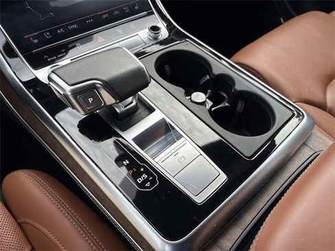 Used 2025 Audi Q8 Prestige image 35