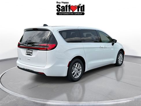 New 2026 Chrysler Pacifica Select image 9