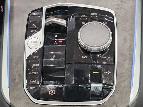 New 2026 BMW X5 xDrive50e w/ Climate Comfort Package image 18