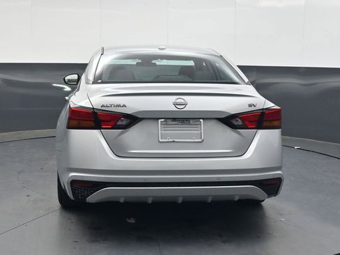 Used 2024 Nissan Altima 2.5 SV image 5