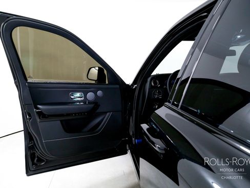 Used 2026 Rolls-Royce Cullinan image 11