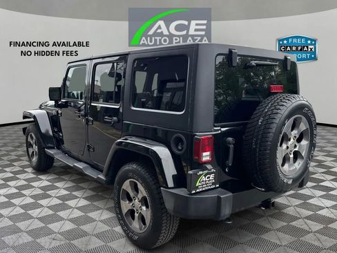 Used 2017 Jeep Wrangler Unlimited Sahara w/ Connectivity Group AWD/4WD image 6