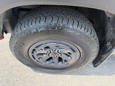 Used 2025 Nissan Frontier PRO-4X AWD/4WD image 6