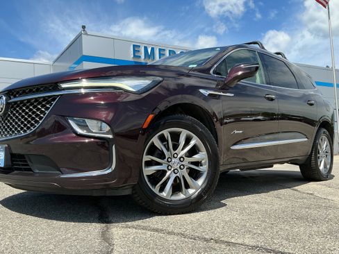 Certified 2023 Buick Enclave Avenir AWD/4WD image 4