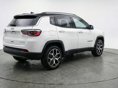Used 2025 Jeep Compass Limited AWD/4WD image 9