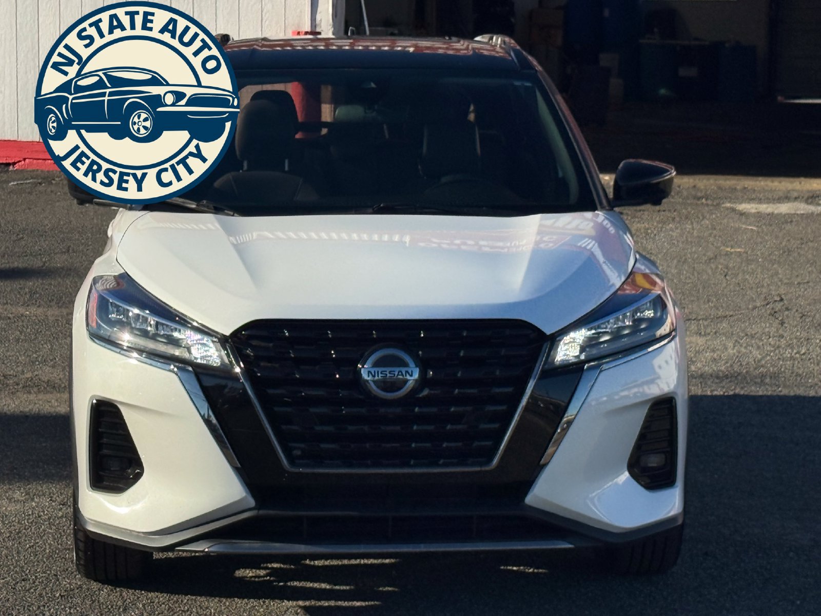 Used 2021 Nissan Kicks SR w/ SR Premium Package FWD image 2