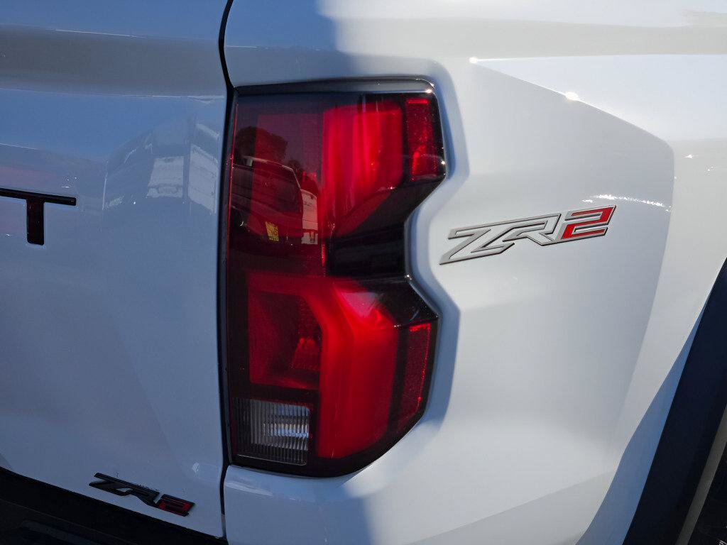 New 2026 Chevrolet Colorado ZR2 AWD/4WD image 16
