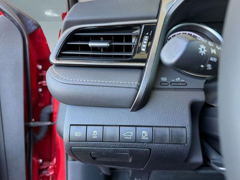 Used 2024 Toyota Camry SE image 25