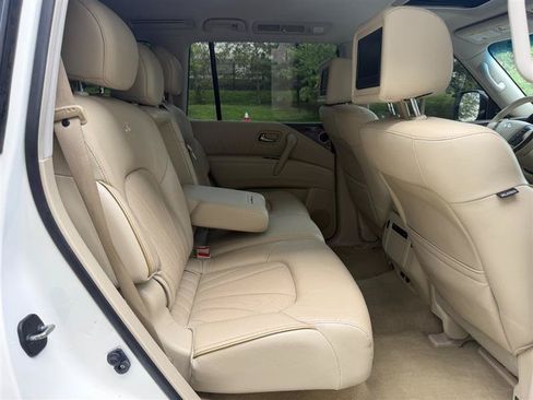 Used 2013 INFINITI QX56 4WD w/ Deluxe Touring Pkg image 44