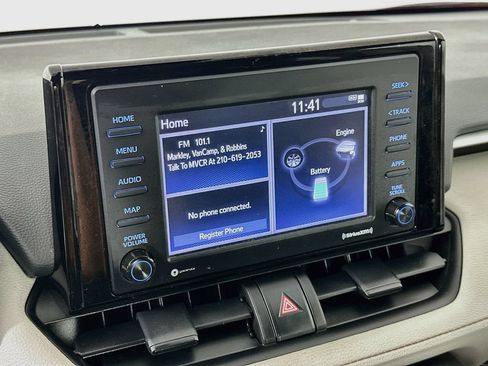 Used 2021 Toyota RAV4 XLE AWD/4WD image 16