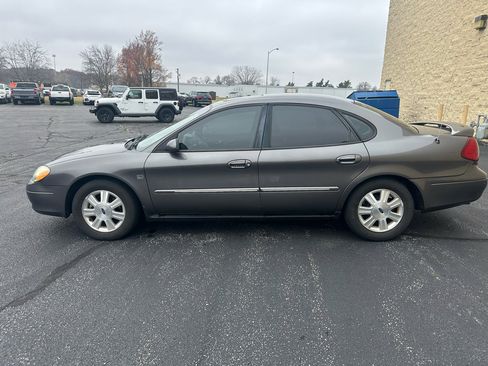 Used 2003 Ford Taurus SEL image 2