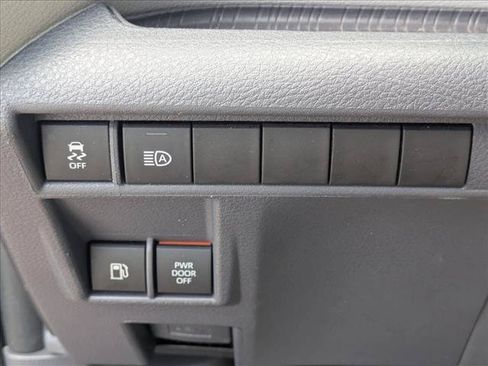 Used 2022 Toyota Sienna XLE FWD image 11