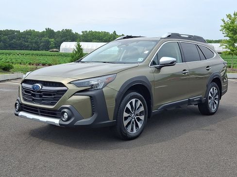 Certified 2024 Subaru Outback Touring AWD/4WD image 3
