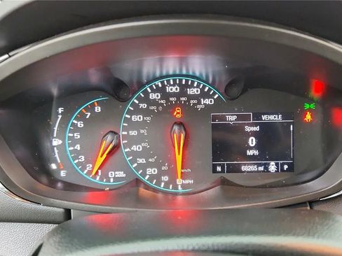 Used 2019 Chevrolet Trax LT w/ LT Convenience Package image 18