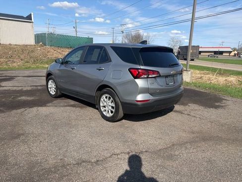 Used 2023 Chevrolet Equinox LS w/ LS Convenience Package image 3