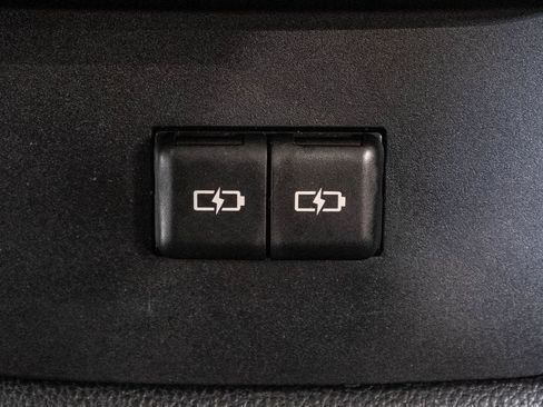 Used 2023 Toyota Highlander XLE AWD/4WD image 33