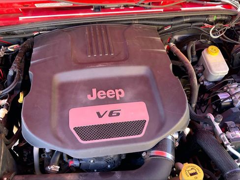 Used 2014 Jeep Wrangler Unlimited Sport w/ Quick Order Package 23S image 32