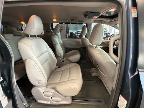 Used 2016 Toyota Sienna XLE w/ XLE Navigation Package AWD/4WD image 37