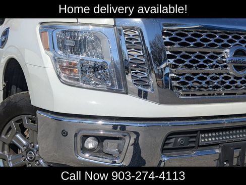 Used 2018 Nissan Titan SV w/ SV Convenience Package image 3