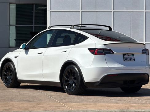 Used 2021 Tesla Model Y Long Range AWD/4WD image 6