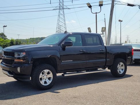 Used 2018 Chevrolet Silverado 1500 LT w/ All Star Edition AWD/4WD image 8