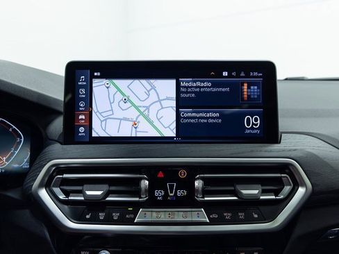 Certified 2024 BMW X3 xDrive30i w/ Premium Package image 17