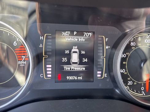 Used 2020 Jeep Cherokee Latitude Plus AWD/4WD image 17
