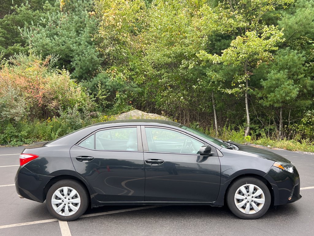 Used 2016 Toyota Corolla LE FWD image 32
