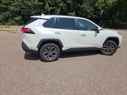 Used 2022 Toyota RAV4 Limited AWD/4WD image 17