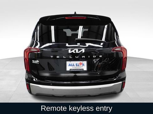Used 2024 Kia Telluride LX image 9