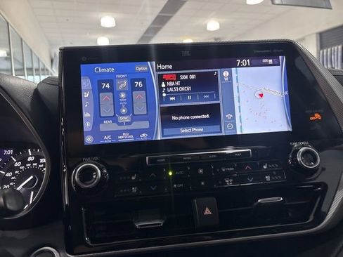 Used 2021 Toyota Highlander Platinum AWD/4WD image 23