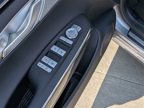 New 2026 Genesis GV70 2.5T image 11