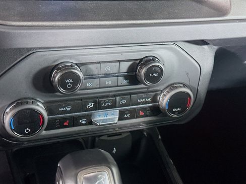 Used 2025 Ford Bronco Big Bend image 24