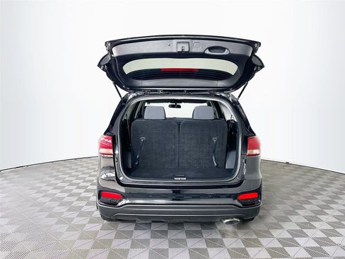 Used 2019 Kia Sorento S image 28