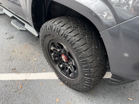 Used 2020 Toyota Tacoma SR w/ SR Convenience Package RWD image 11