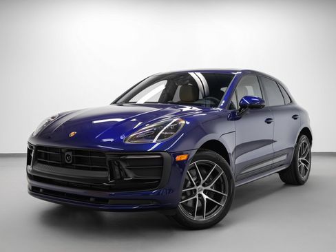 Certified 2026 Porsche Macan AWD/4WD image 6