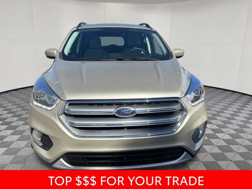 Used 2017 Ford Escape SE w/ Equipment Group 201A FWD image 2