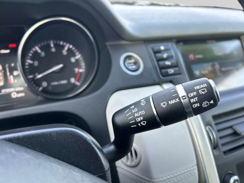 Used 2016 Land Rover Discovery Sport HSE image 26