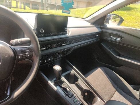 Used 2025 Honda Accord SE image 29